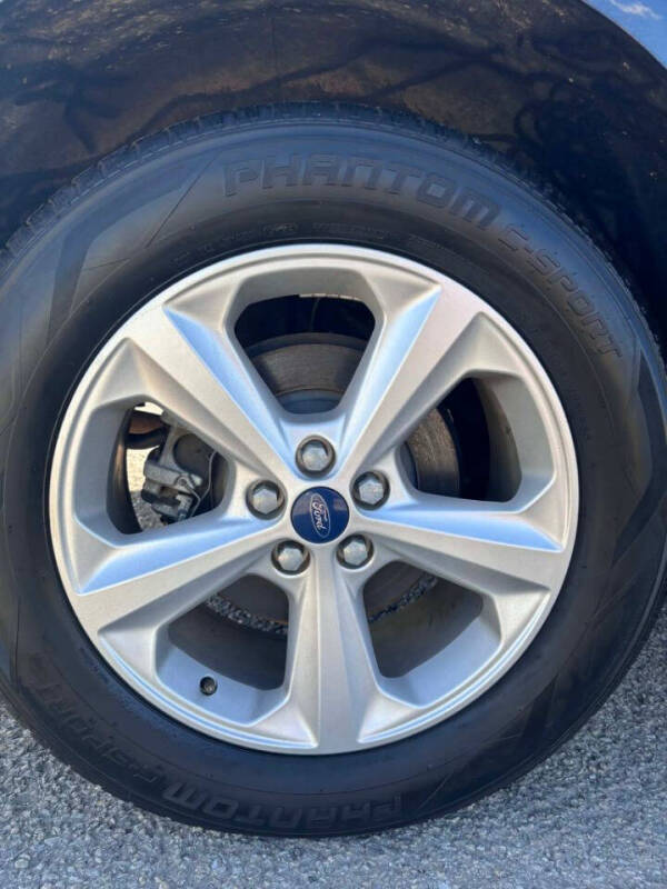 2020 Ford Edge SE