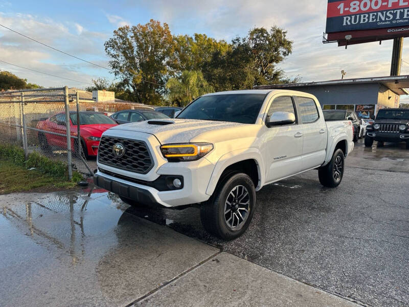 Toyota Tacoma's photo