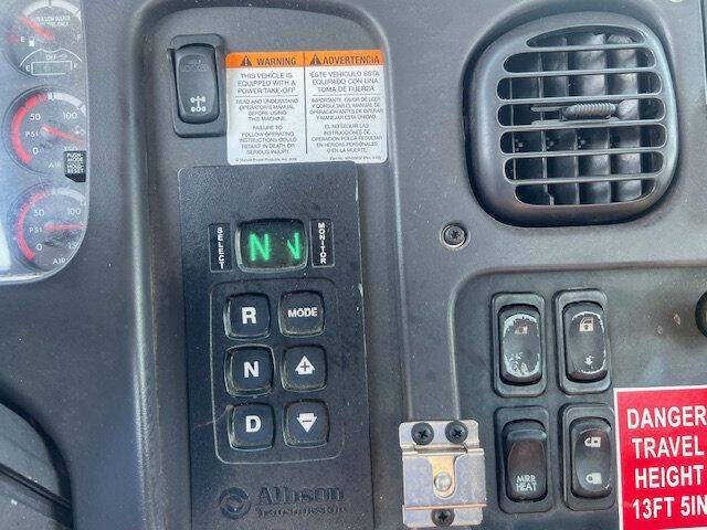 2015 Freightliner M2 106