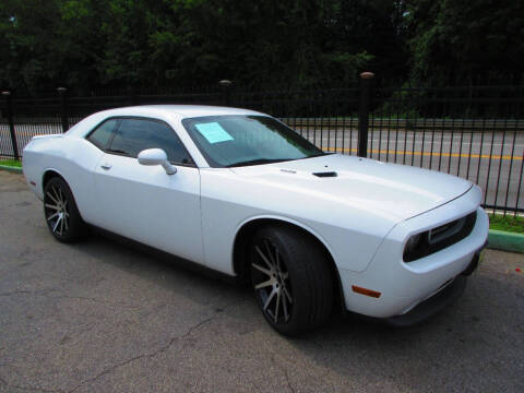 2013 Dodge Challenger for sale at GARCIA TRUCKS AUTO SALES INC in Austell GA