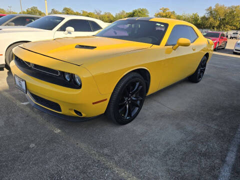 2017 Dodge Challenger SXT Plus