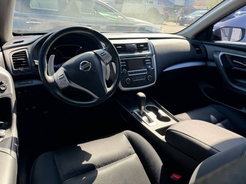 2017 Nissan Altima 2.5 SR