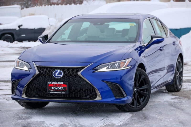 2022 Lexus ES 300h F SPORT