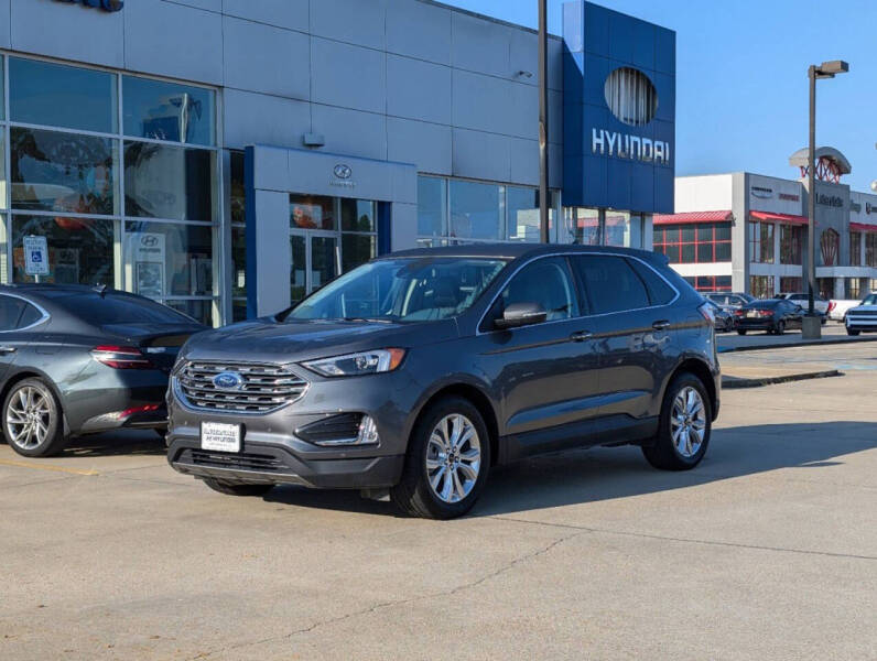 2024 Ford Edge Titanium's photo