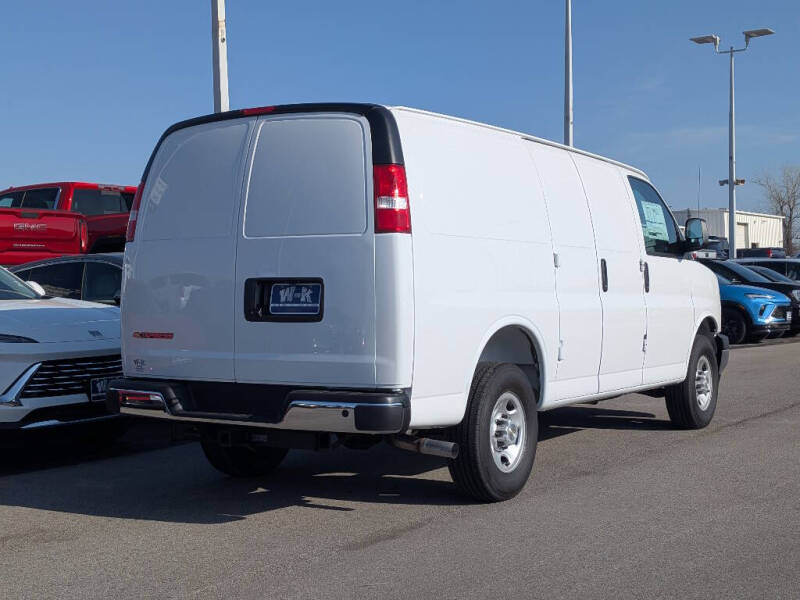 2025 Chevrolet Express 2500
