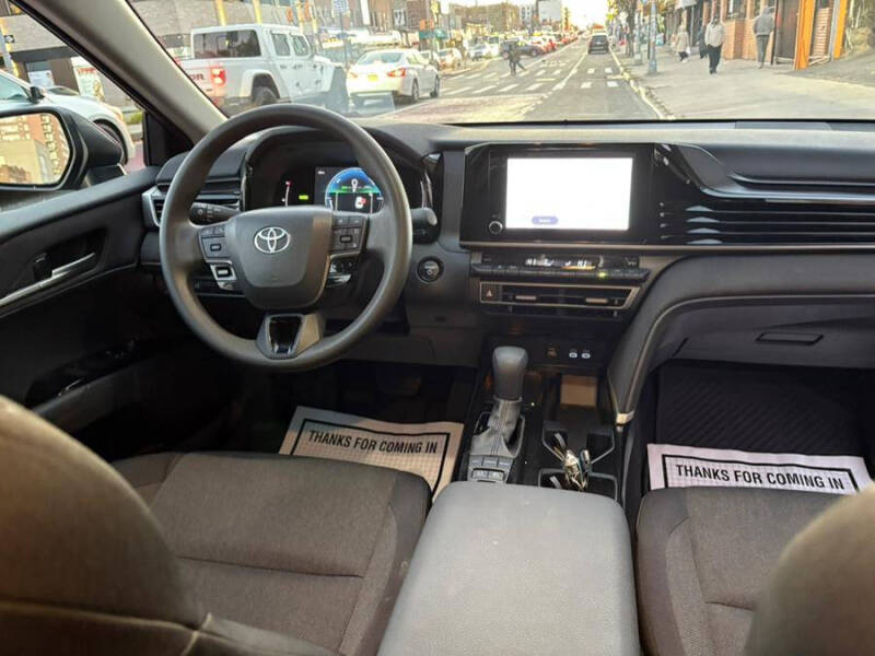 2025 Toyota Camry LE