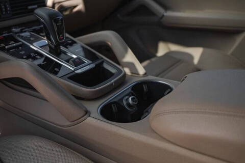 2023 Porsche Cayenne Platinum Edition