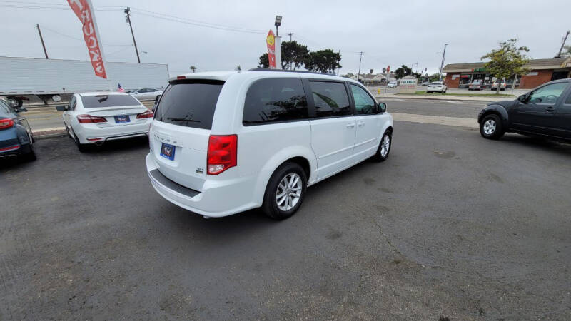 2014 Dodge Grand Caravan SXT's photo