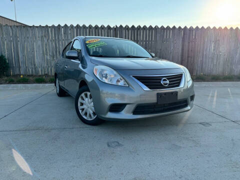 2013 Nissan Versa 1.6 SV