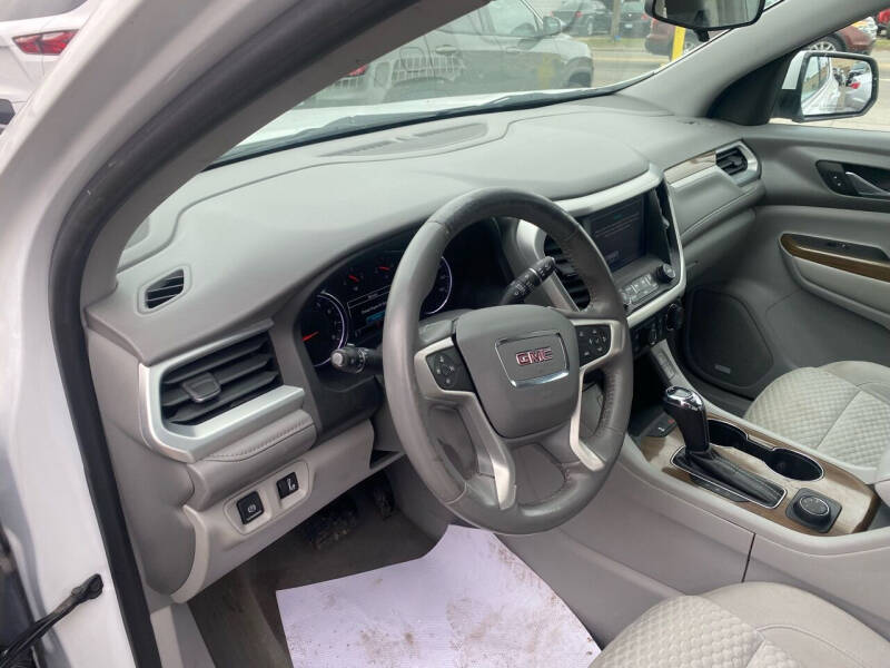 2017 GMC Acadia SLE-2