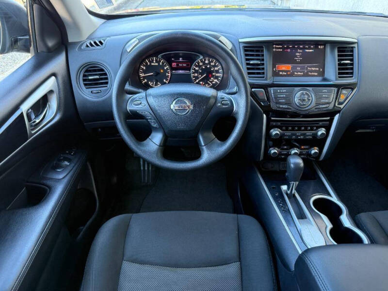 2019 Nissan Pathfinder S