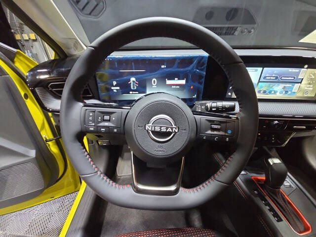 2025 Nissan Kicks SR