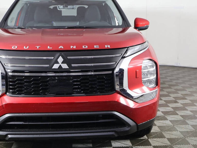 2025 Mitsubishi Outlander ES