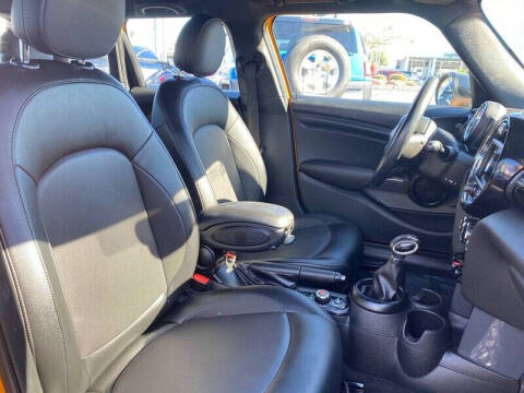 2017 MINI Hardtop 4 Door Cooper