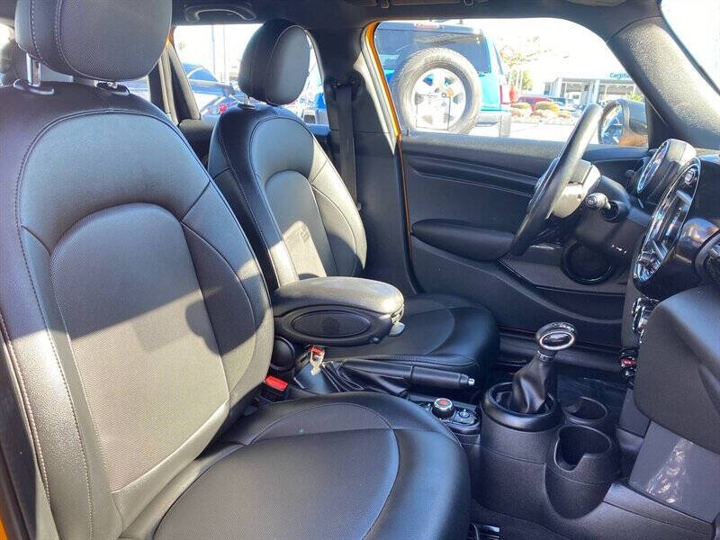 2017 MINI Hardtop 4 Door Cooper