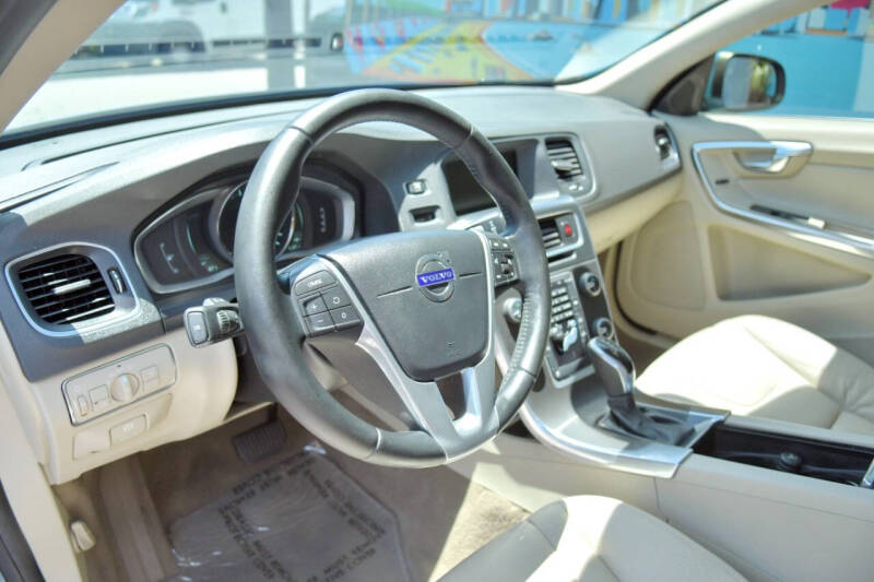 2014 Volvo S60 T5 Premier