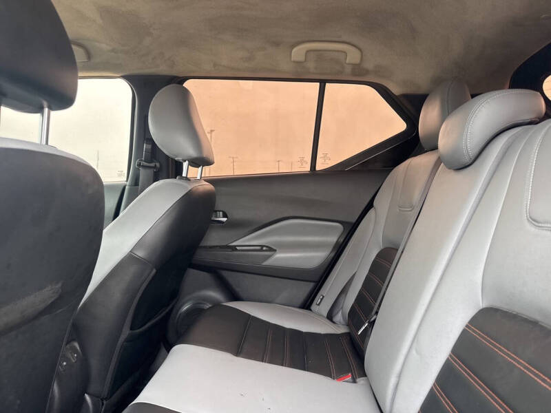 2023 Nissan Kicks SR