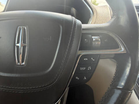 2017 Lincoln Continental Select