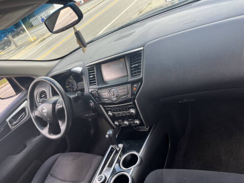 2016 Nissan Pathfinder SV