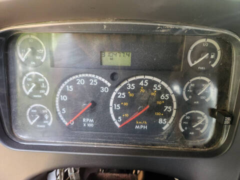 2006 Freightliner M2 106