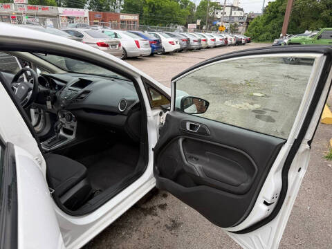 2015 Ford Fiesta SE