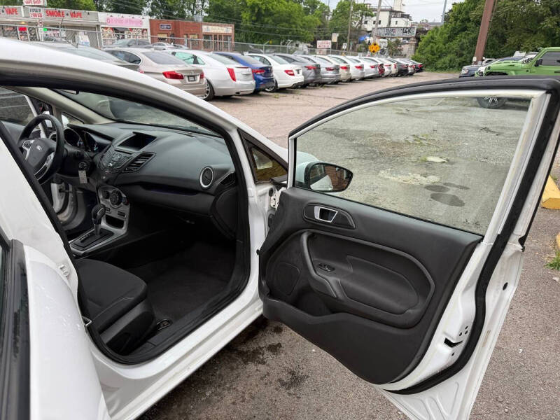 2015 Ford Fiesta SE