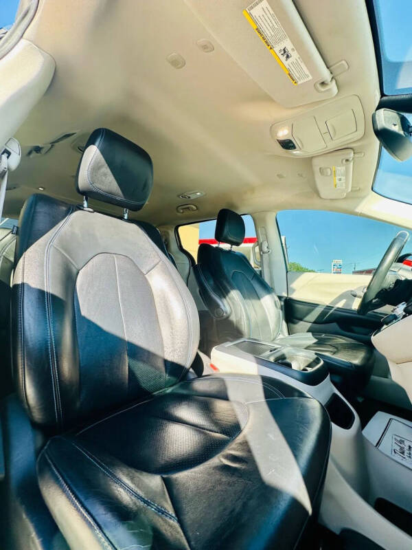 2021 Chrysler Pacifica Touring L