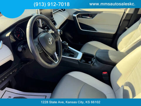 2020 Toyota RAV4 XLE Premium