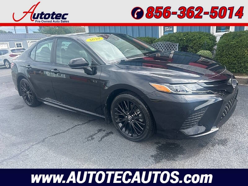 2020 Toyota Camry SE Nightshade's photo