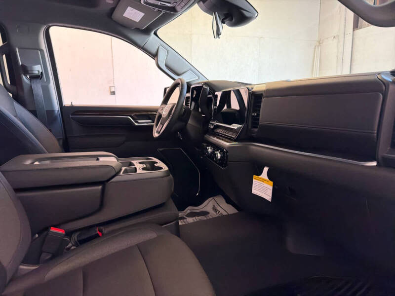 2026 GMC Sierra 1500 Elevation Standard