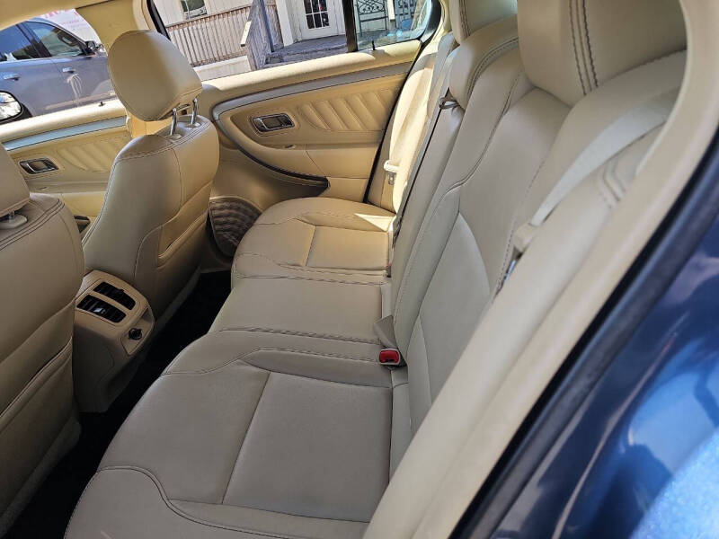 2018 Ford Taurus SEL