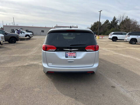 2026 Chrysler Voyager LX
