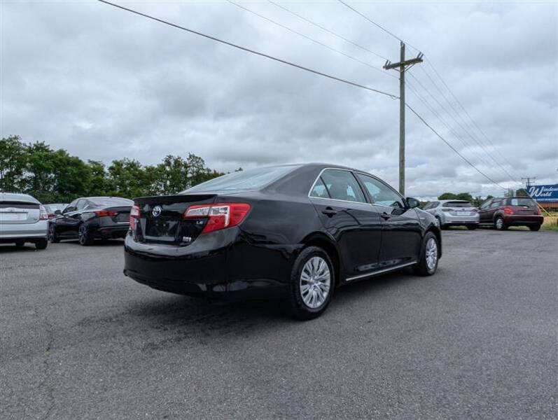 2014 Toyota Camry Hybrid LE