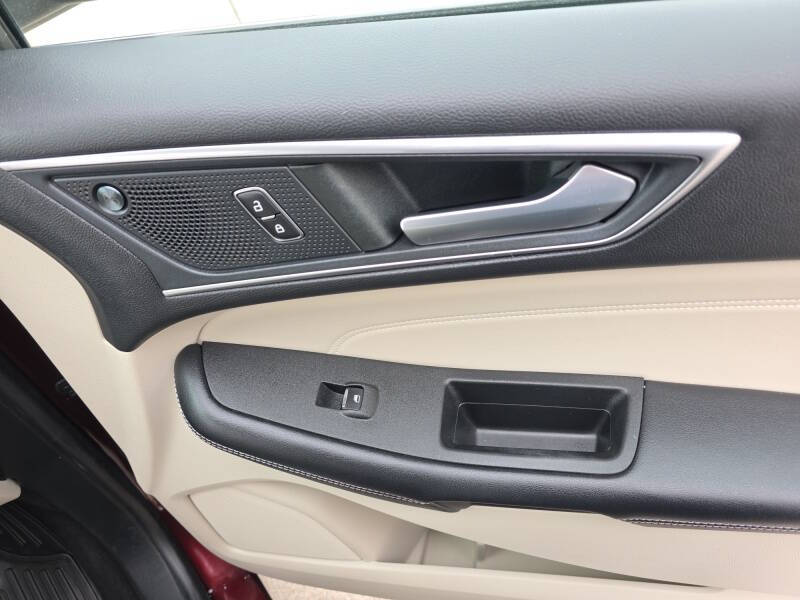 2022 Ford Edge Titanium