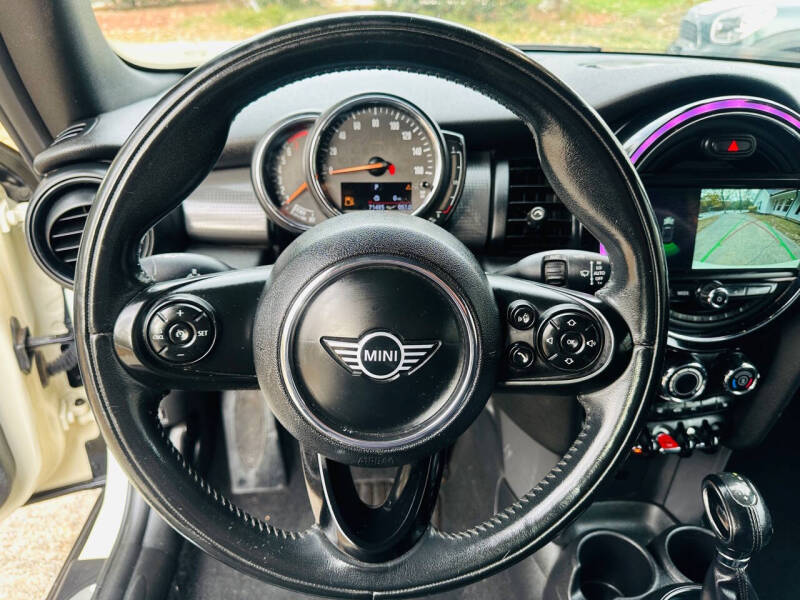 2019 MINI Convertible Base photo 31