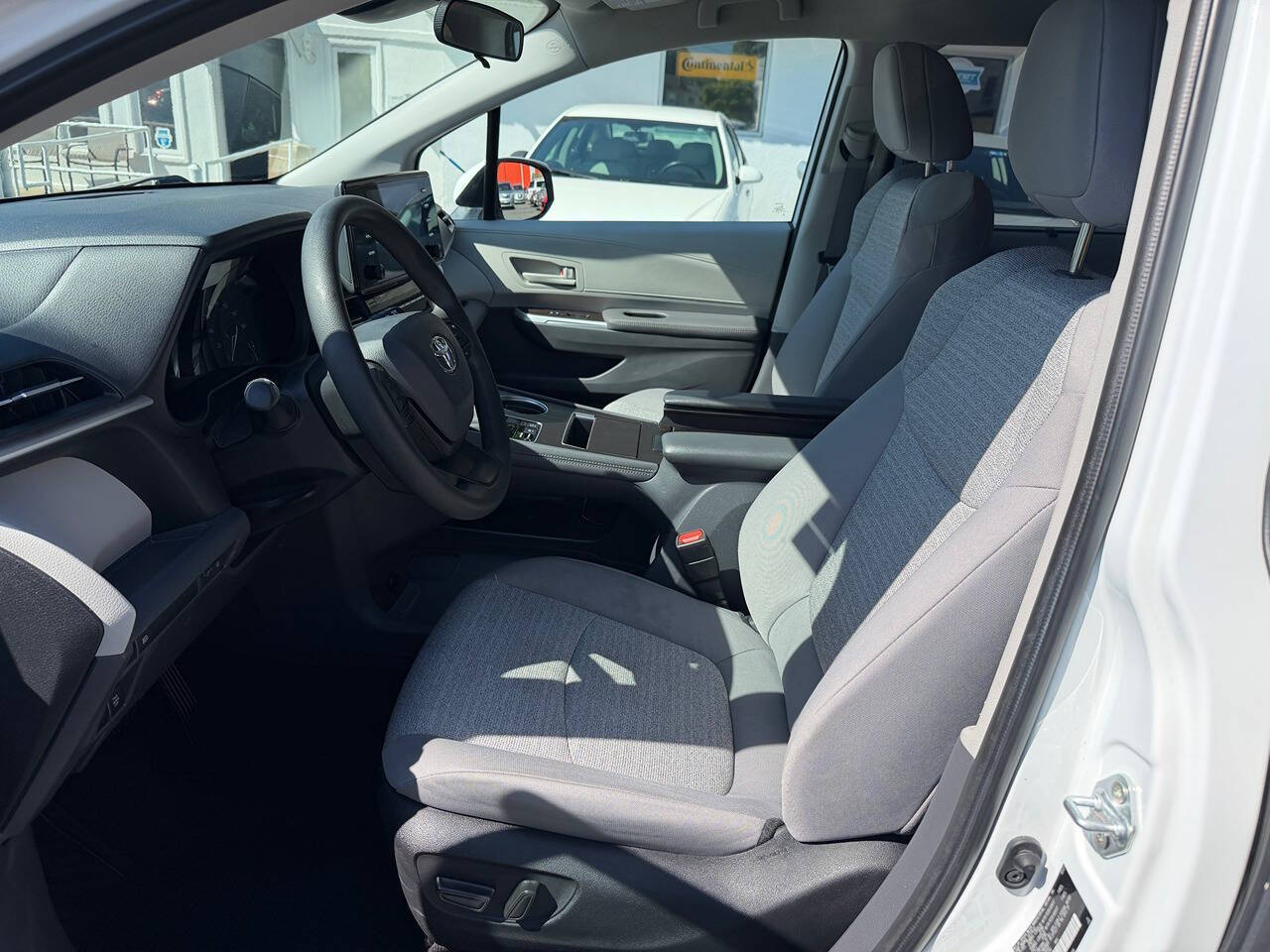 2022 Toyota Sienna 3