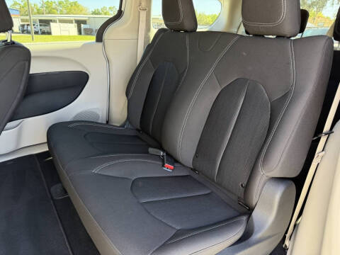 2021 Chrysler Voyager L