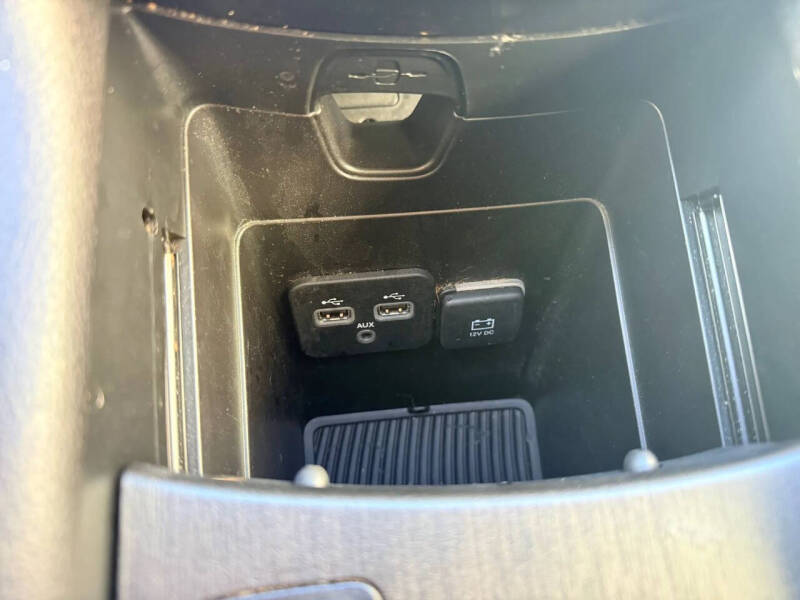 2017 Chrysler 200 Limited Platinum