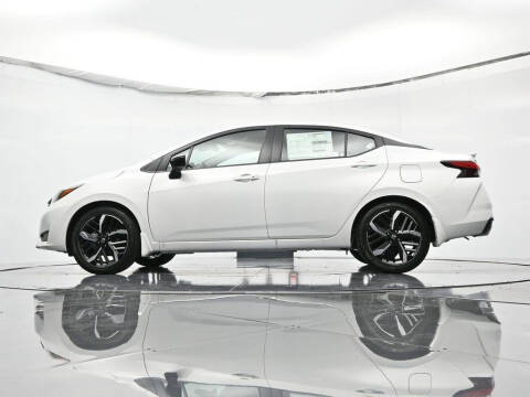 2025 Nissan Versa SR