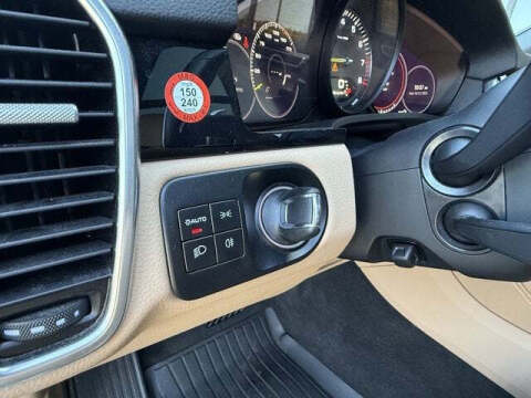 2022 Porsche Cayenne E-Hybrid Platinum Edition