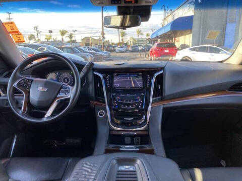 2018 Cadillac Escalade ESV Premium Luxury