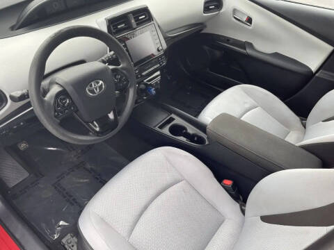 2020 Toyota Prius LE