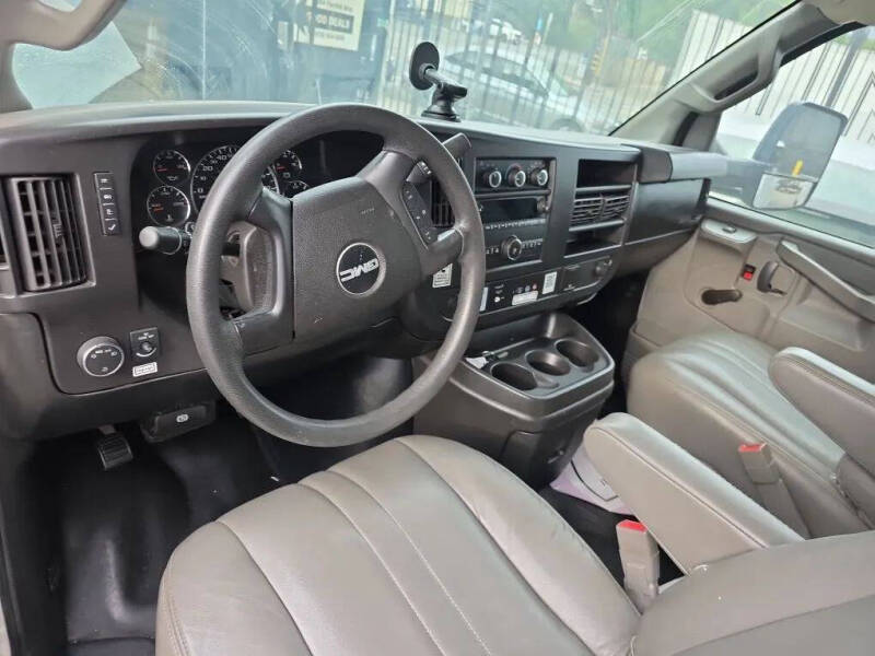 2016 GMC Savana 3500