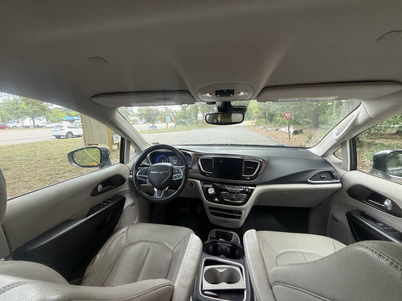 2017 Chrysler Pacifica Touring-L Plus