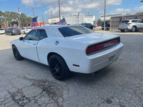 2012 Dodge Challenger SXT