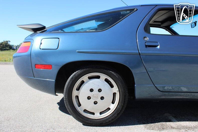 1989 Porsche 928 S4
