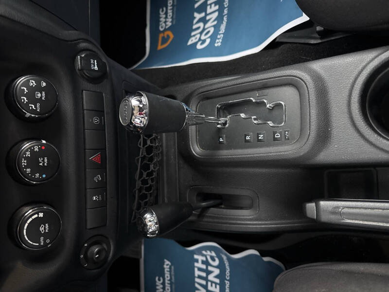 2014 Jeep Wrangler Unlimited null photo 38