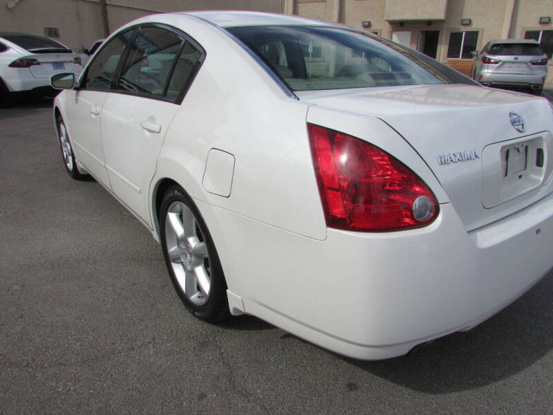 2004 Nissan Maxima SE photo 4