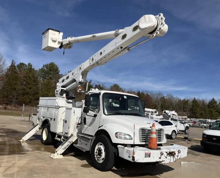 2017 Freightliner M2 106
