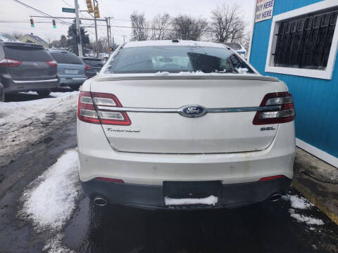 2015 Ford Taurus SEL